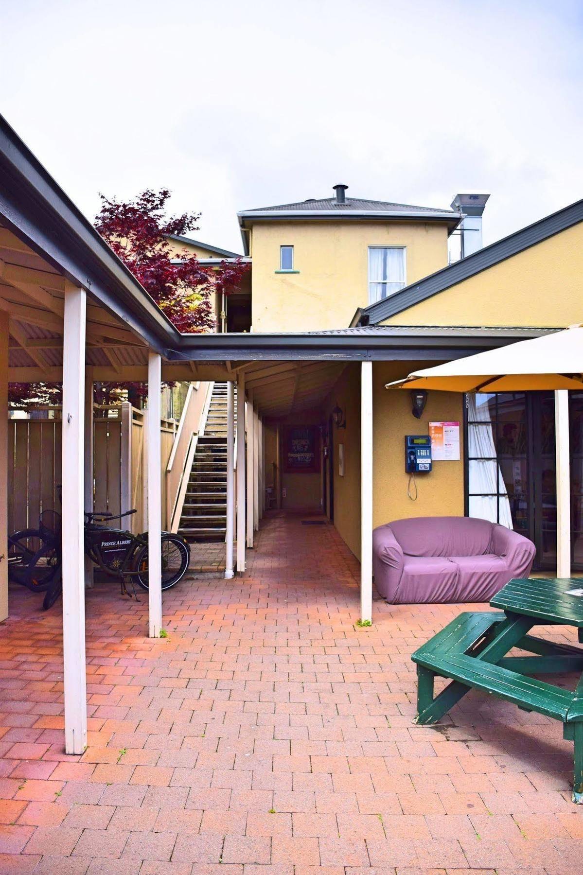 The Prince Albert Backpackers & Bar Nelson Dış mekan fotoğraf